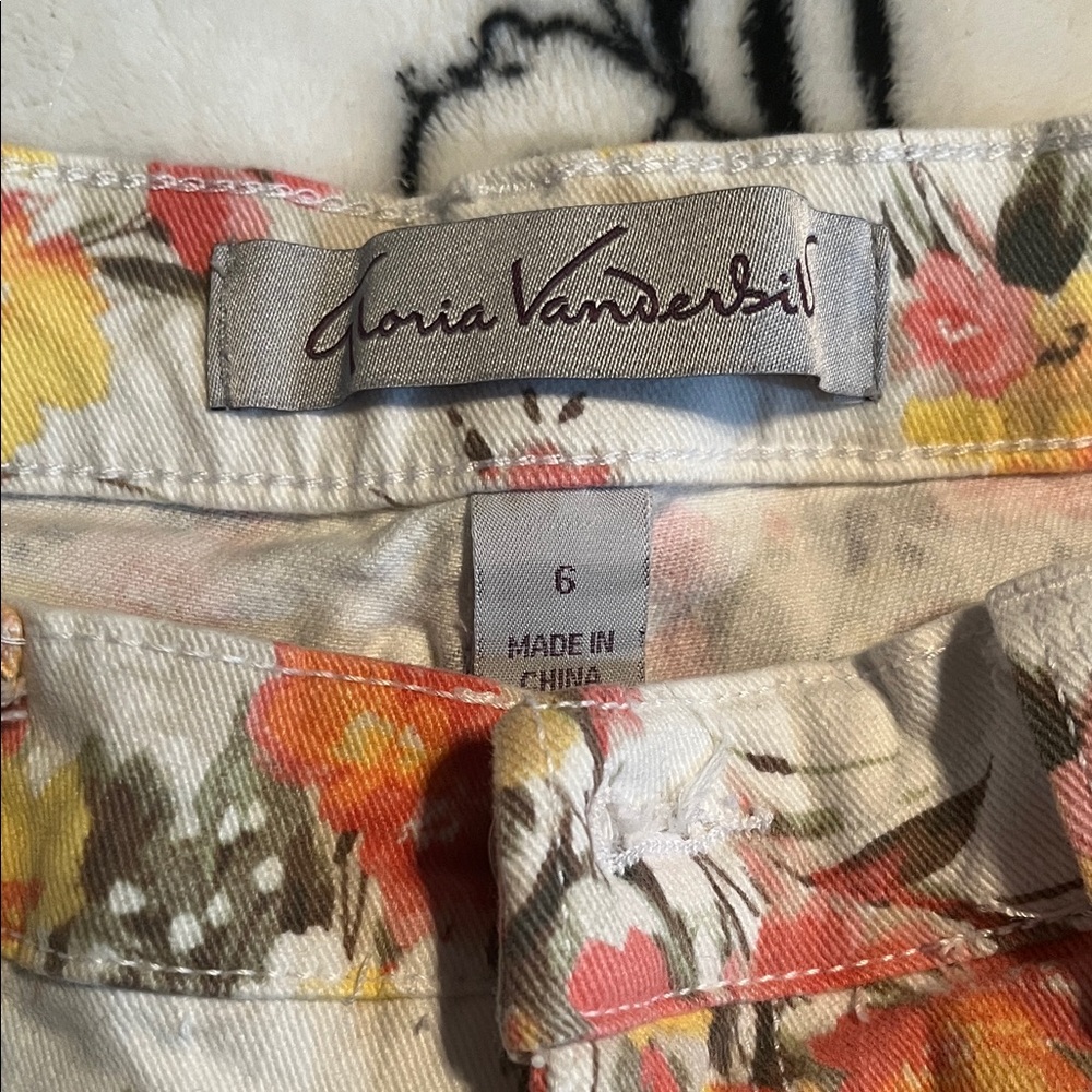 Gloria Vanderbilt Multicolor Floral Trousers
